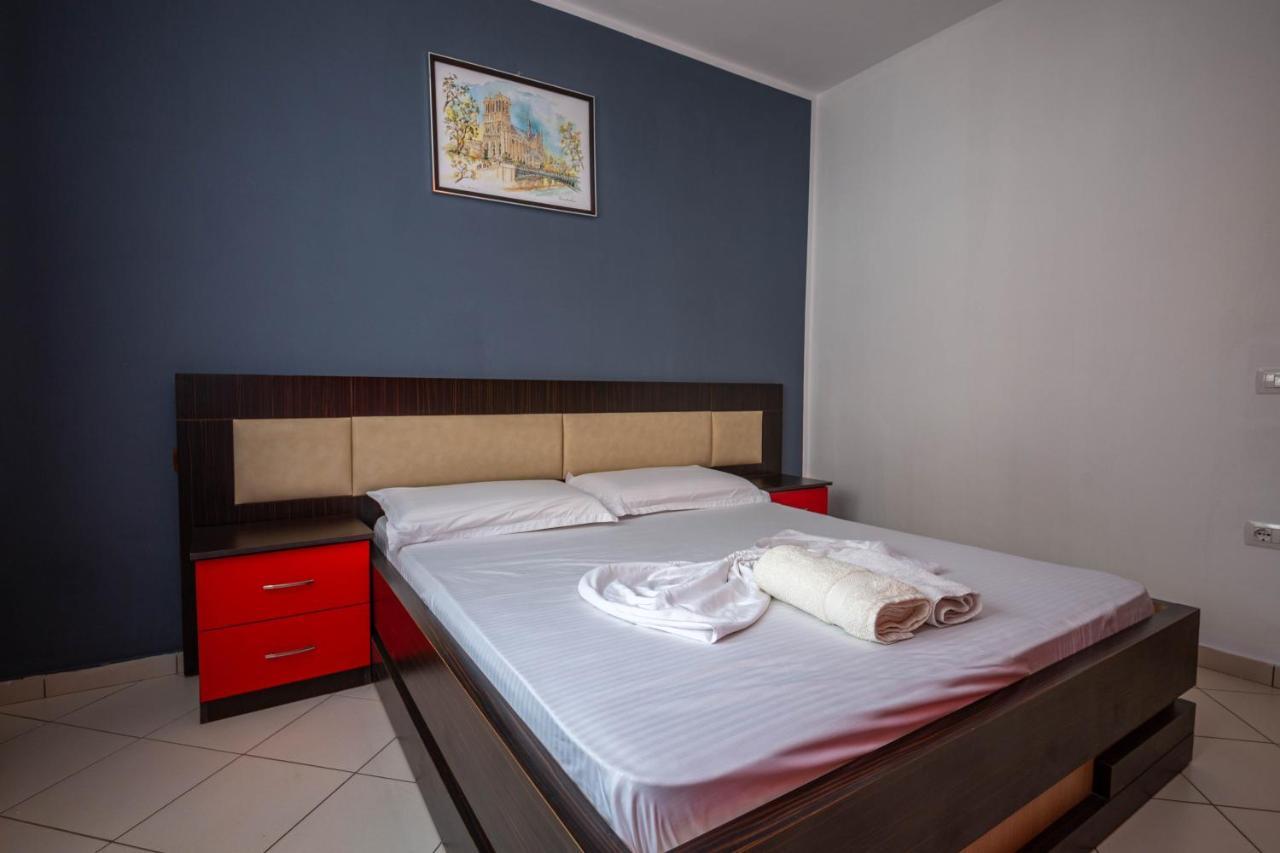 Hotel Vera Kryemëdhej Екстериор снимка