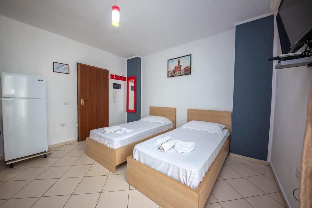 Hotel Vera Kryemëdhej Екстериор снимка
