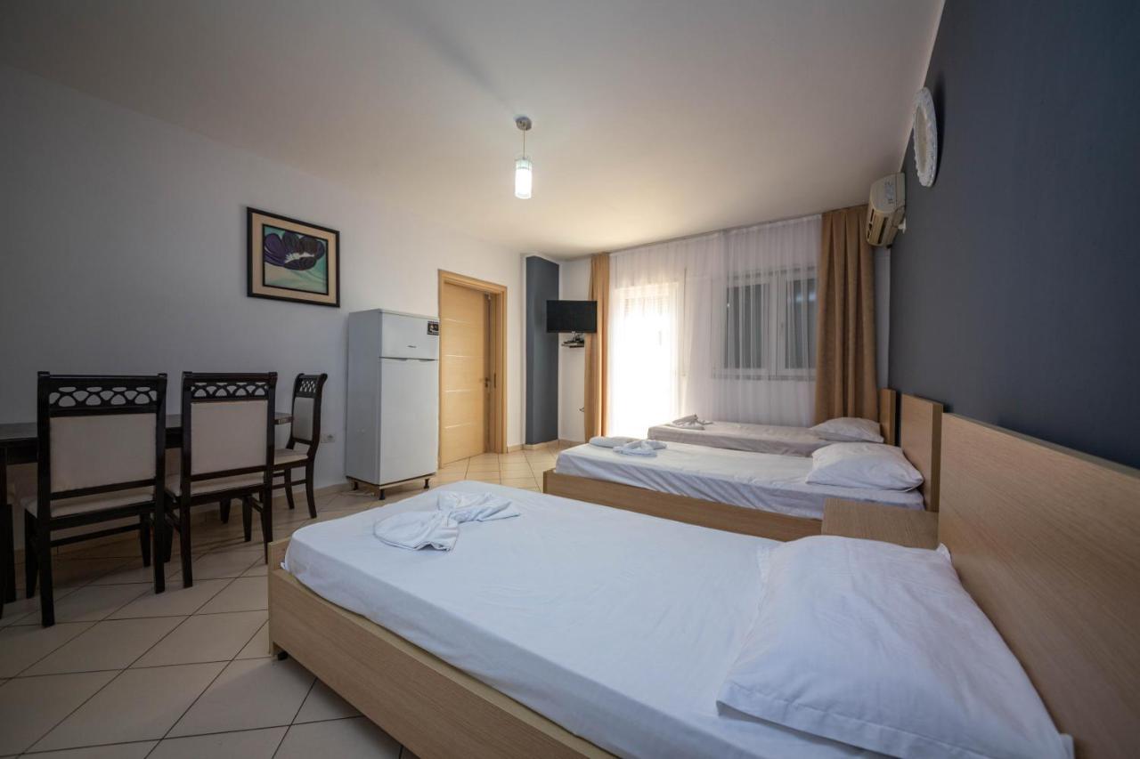 Hotel Vera Kryemëdhej Екстериор снимка