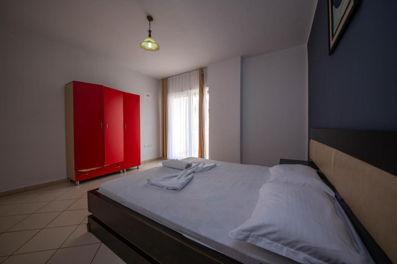 Hotel Vera Kryemëdhej Екстериор снимка