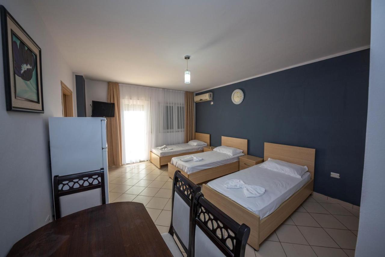 Hotel Vera Kryemëdhej Екстериор снимка