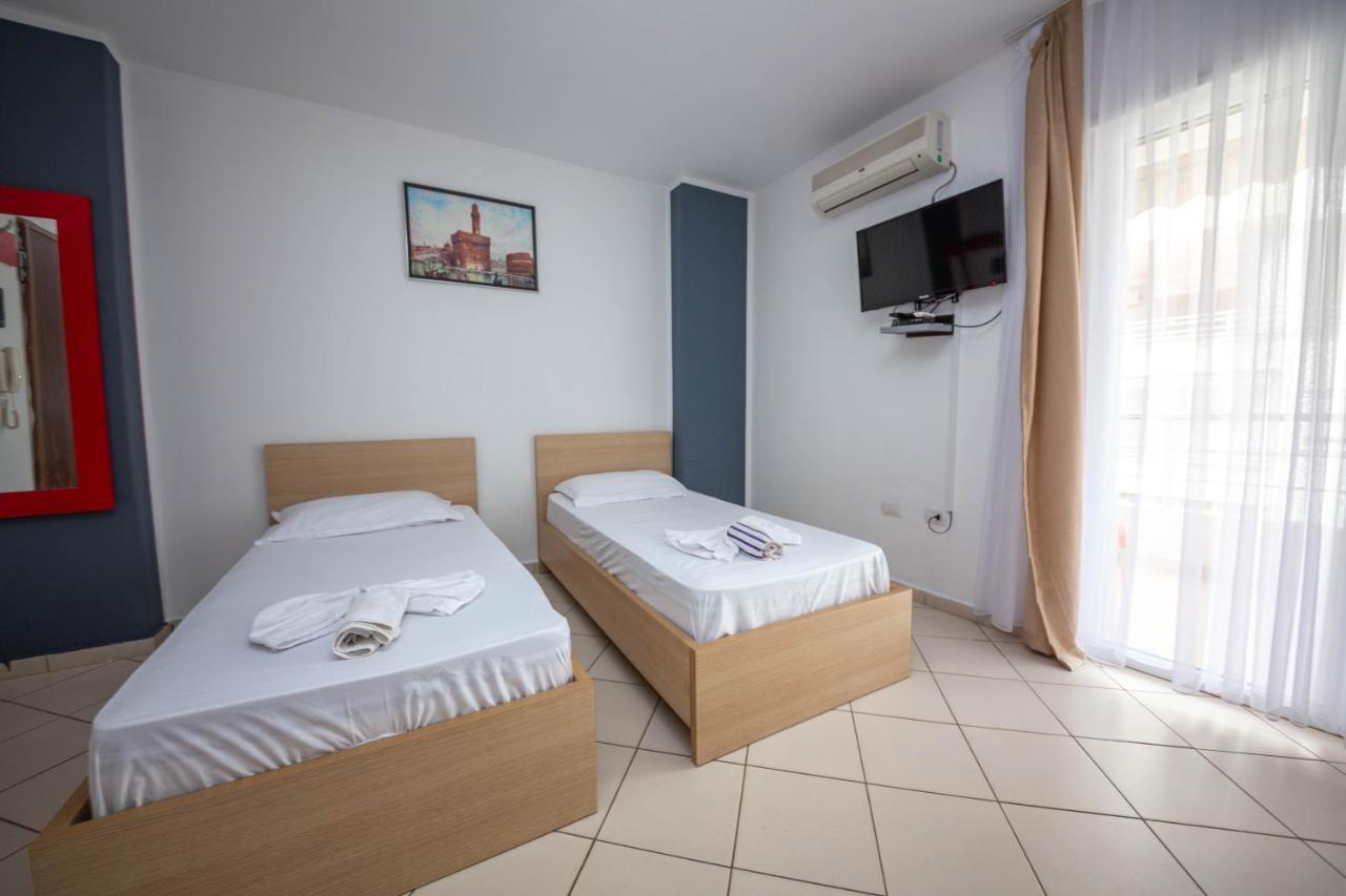 Hotel Vera Kryemëdhej Екстериор снимка