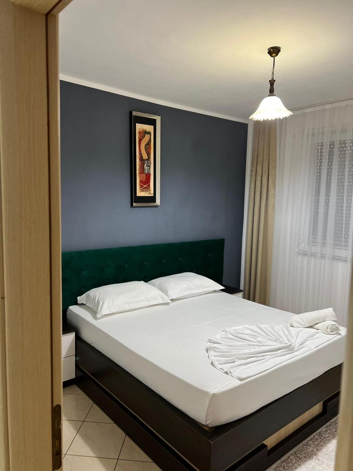 Hotel Vera Kryemëdhej Екстериор снимка